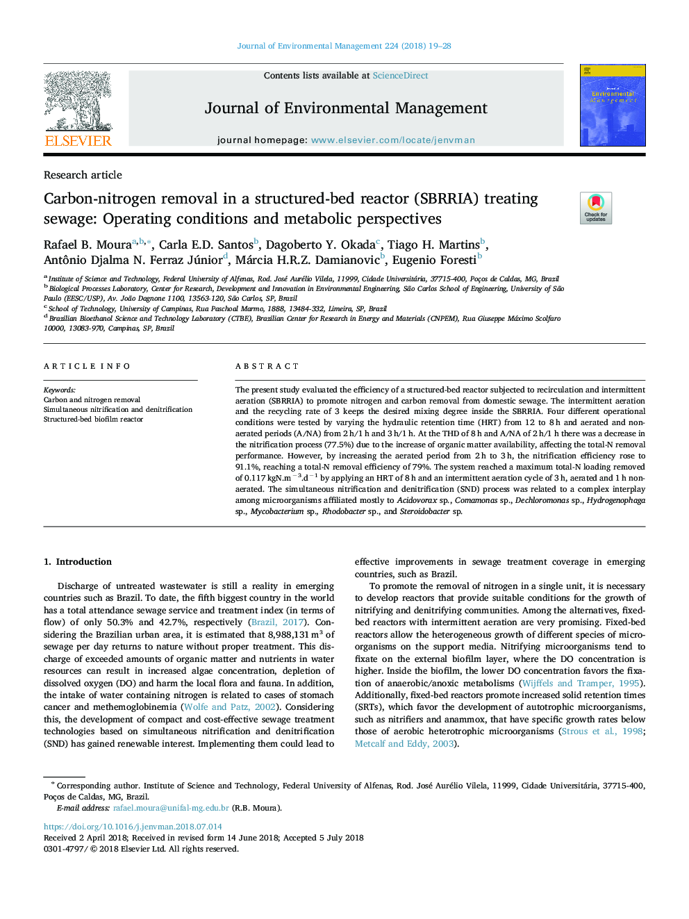 Carbon-nitrogen removal in a structured-bed reactor (SBRRIA) treating sewage: Operating conditions and metabolic perspectives