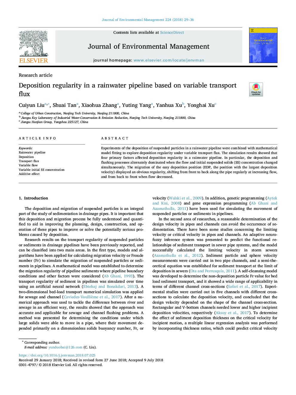 Deposition regularity in a rainwater pipeline based on variable transport flux