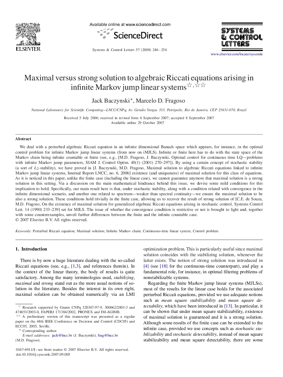 Maximal versus strong solution to algebraic Riccati equations arising in infinite Markov jump linear systems 