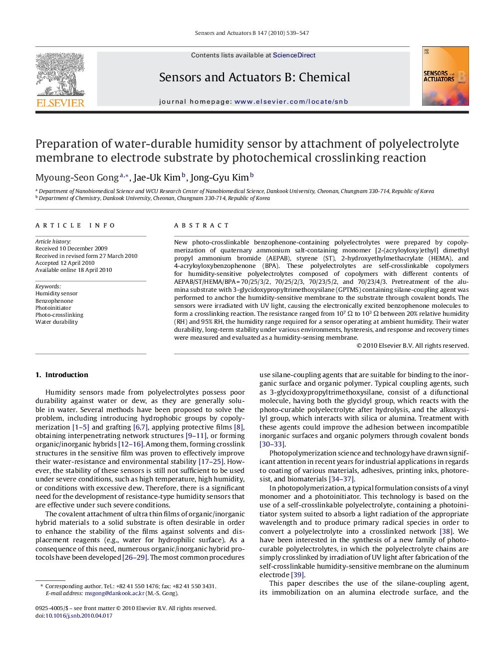 Preparation of water-durable humidity sensor by attachment of polyelectrolyte membrane to electrode substrate by photochemical crosslinking reaction