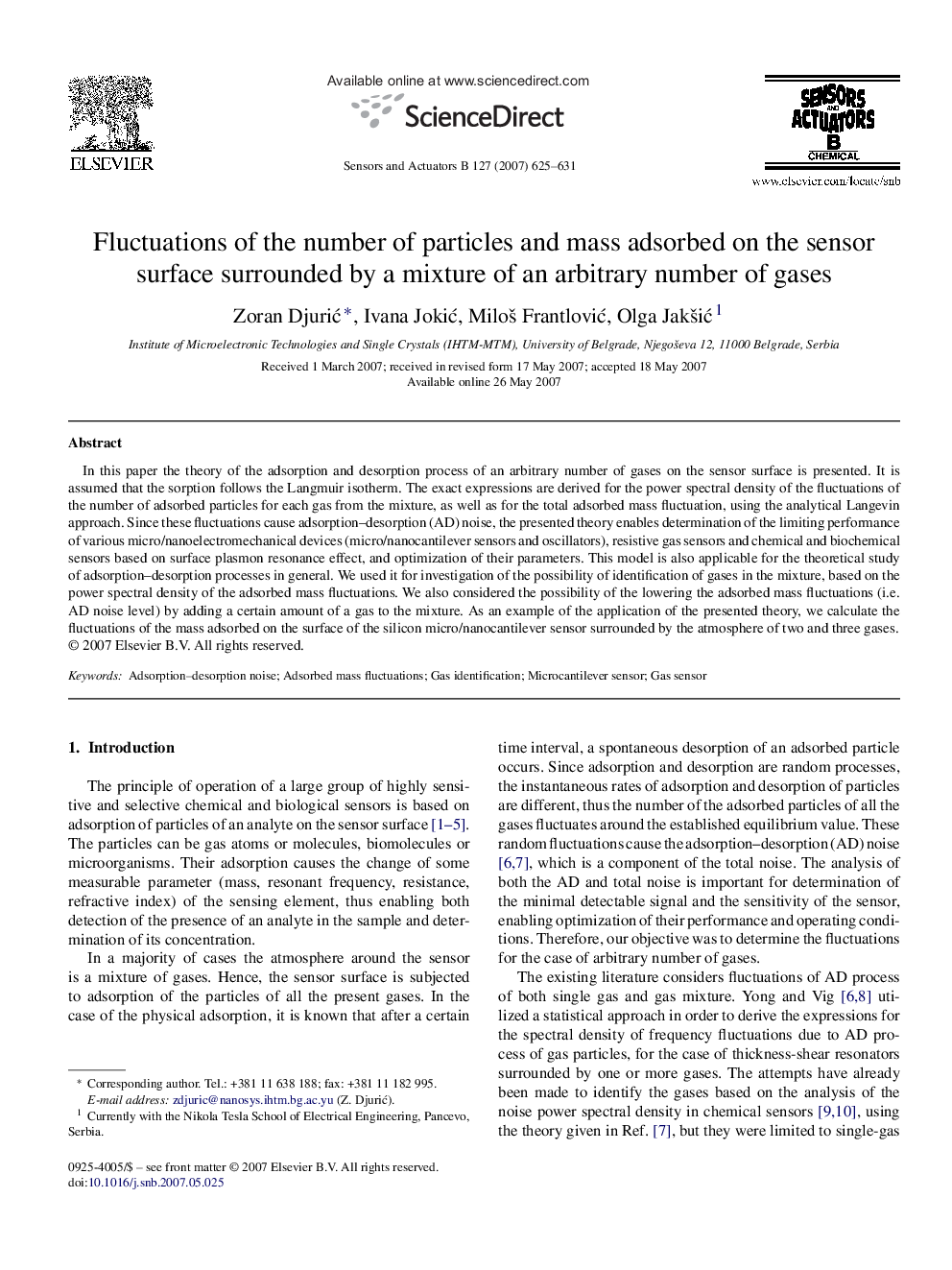 Fluctuations of the number of particles and mass adsorbed on the sensor surface surrounded by a mixture of an arbitrary number of gases