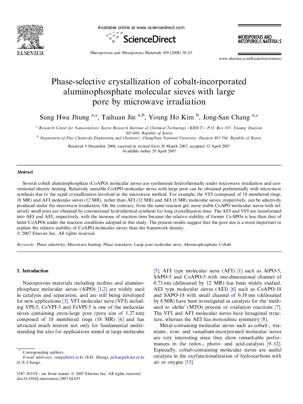 Phase-selective crystallization of cobalt-incorporated aluminophosphate molecular sieves with large pore by microwave irradiation