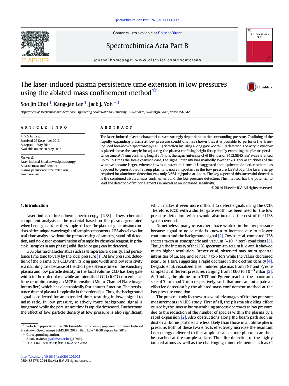 The laser-induced plasma persistence time extension in low pressures using the ablated mass confinement method