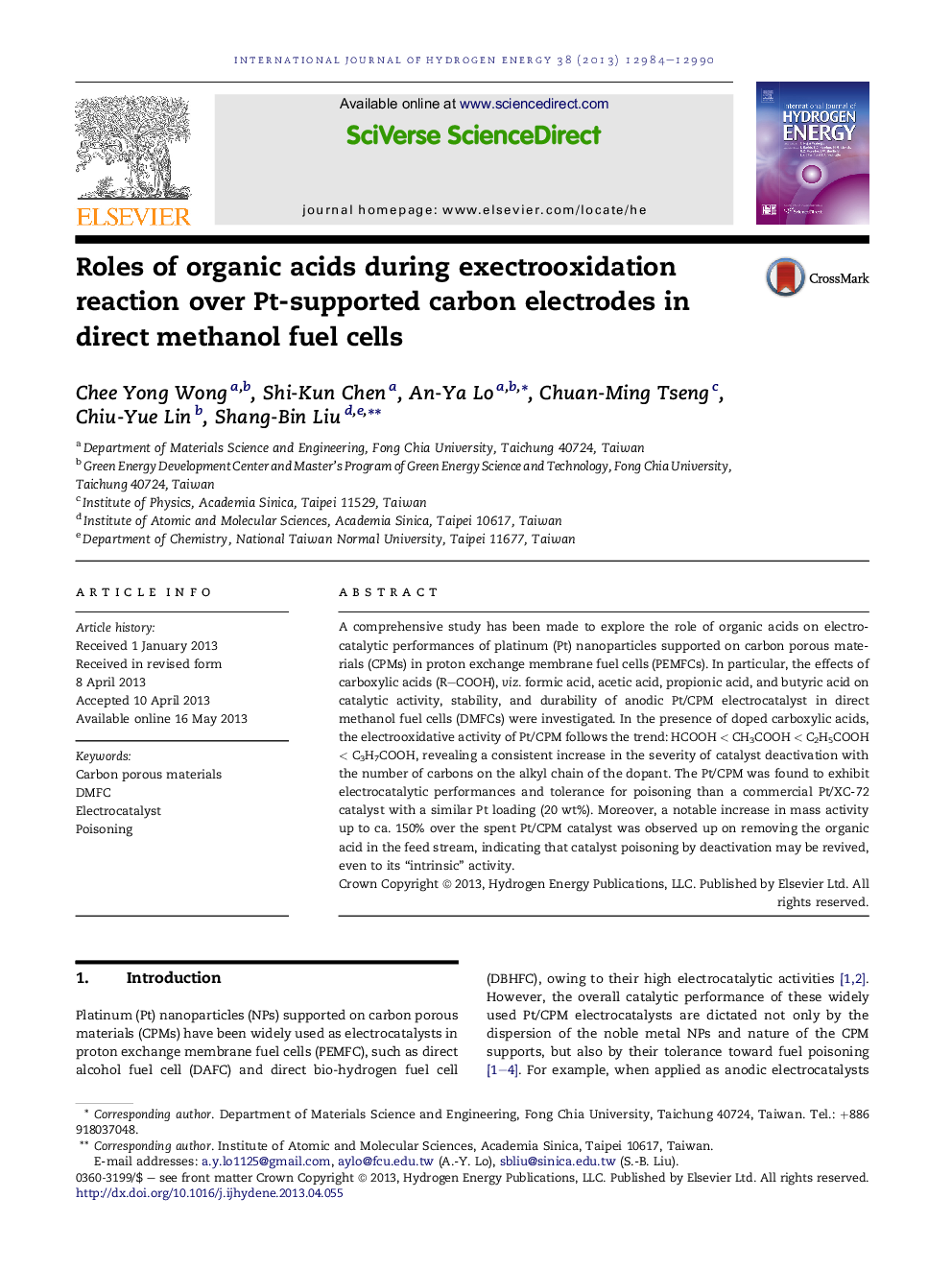 Roles of organic acids during exectrooxidation reaction over Pt-supported carbon electrodes in direct methanol fuel cells