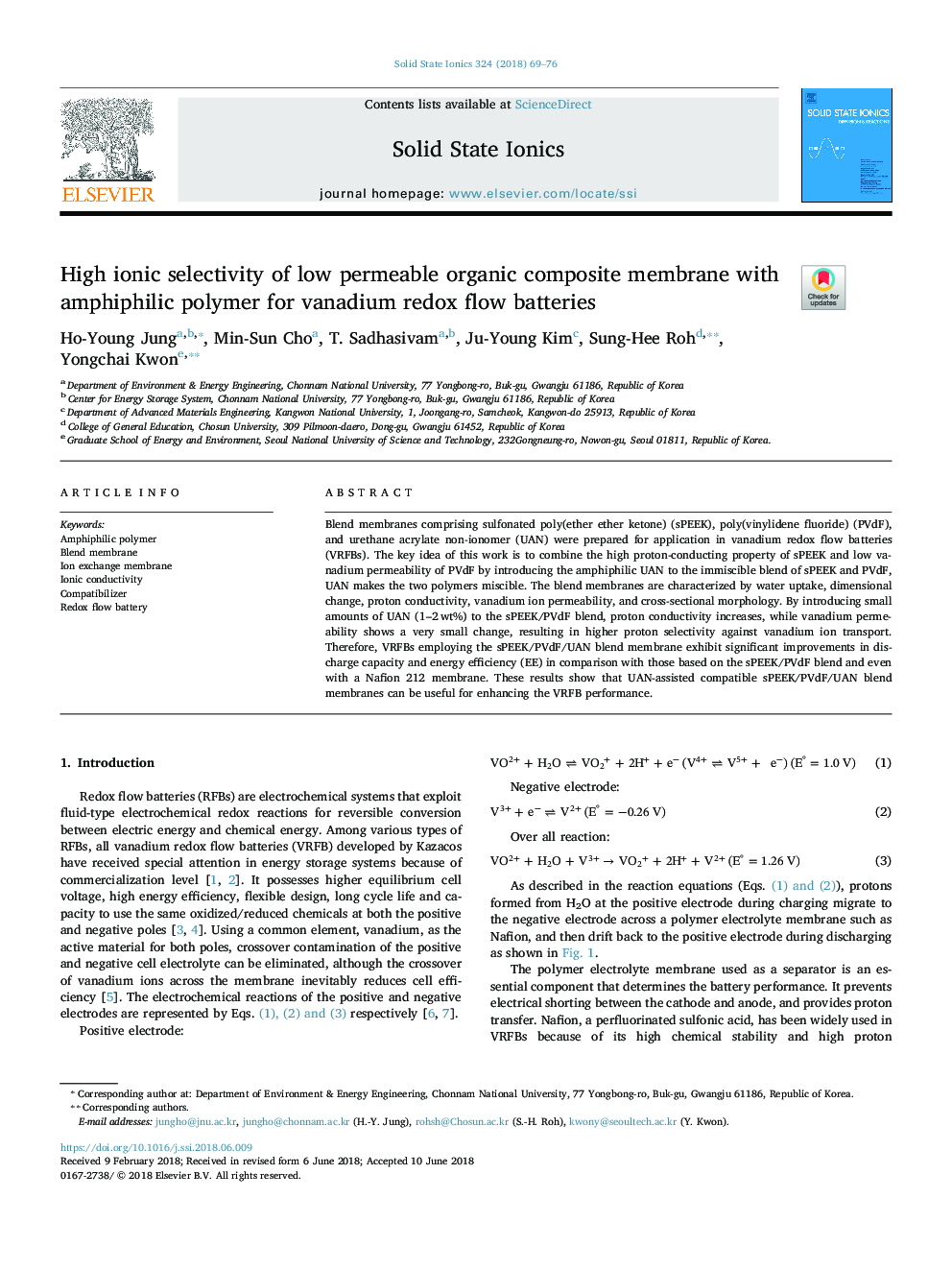 High ionic selectivity of low permeable organic composite membrane with amphiphilic polymer for vanadium redox flow batteries