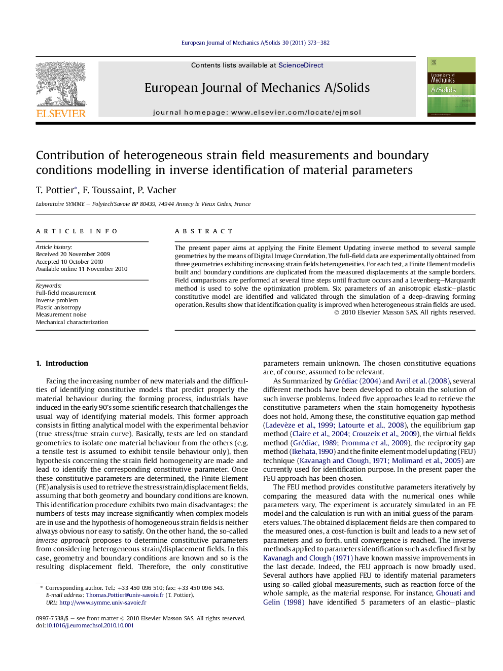 Contribution of heterogeneous strain field measurements and boundary conditions modelling in inverse identification of material parameters