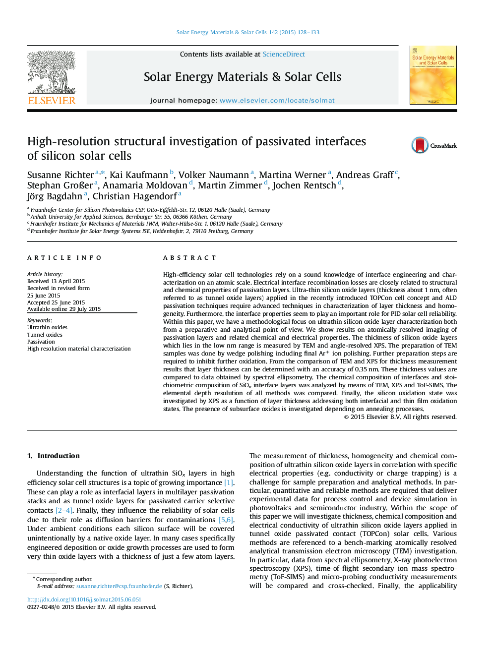 High-resolution structural investigation of passivated interfaces of silicon solar cells