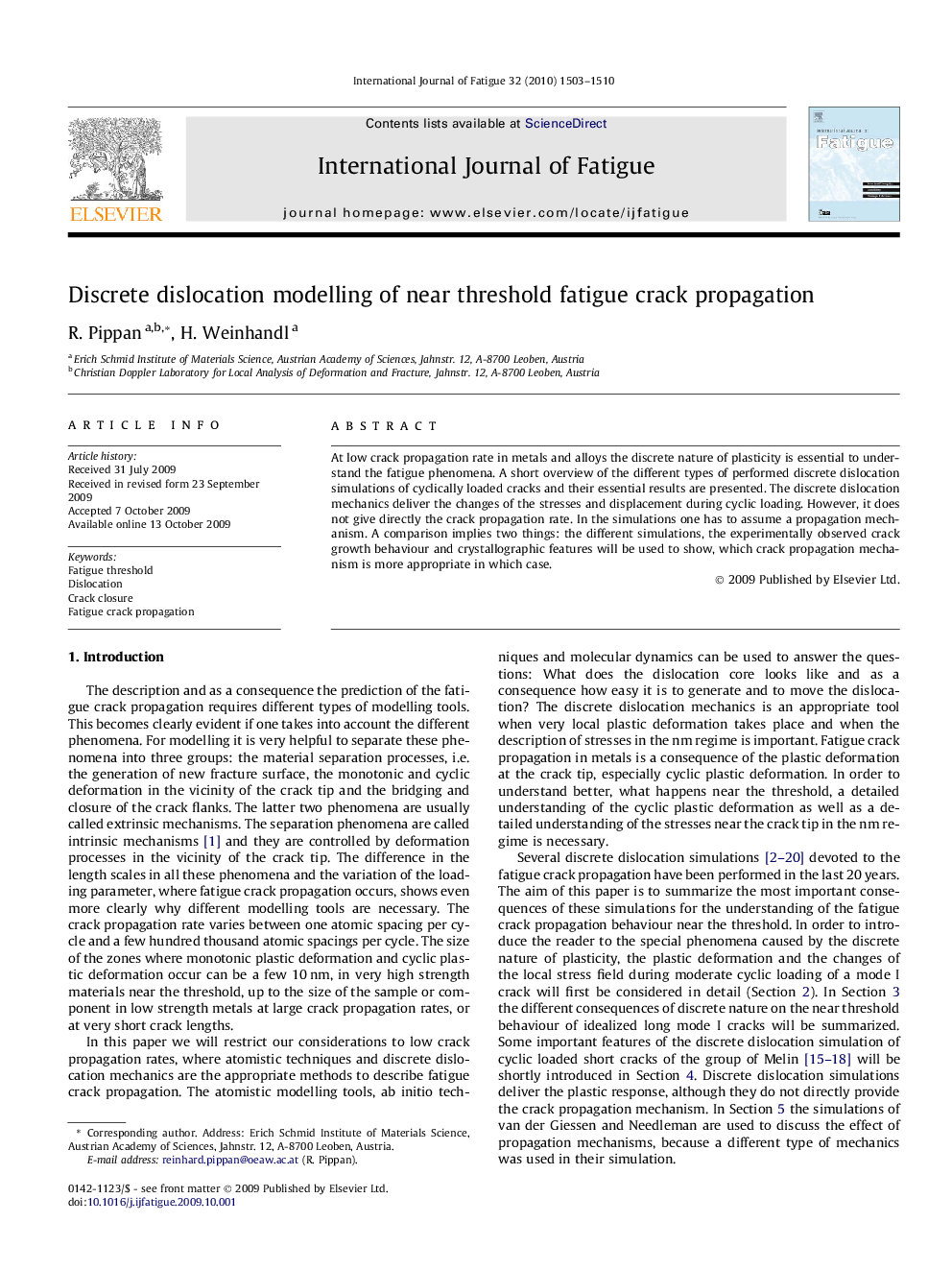 Discrete dislocation modelling of near threshold fatigue crack propagation