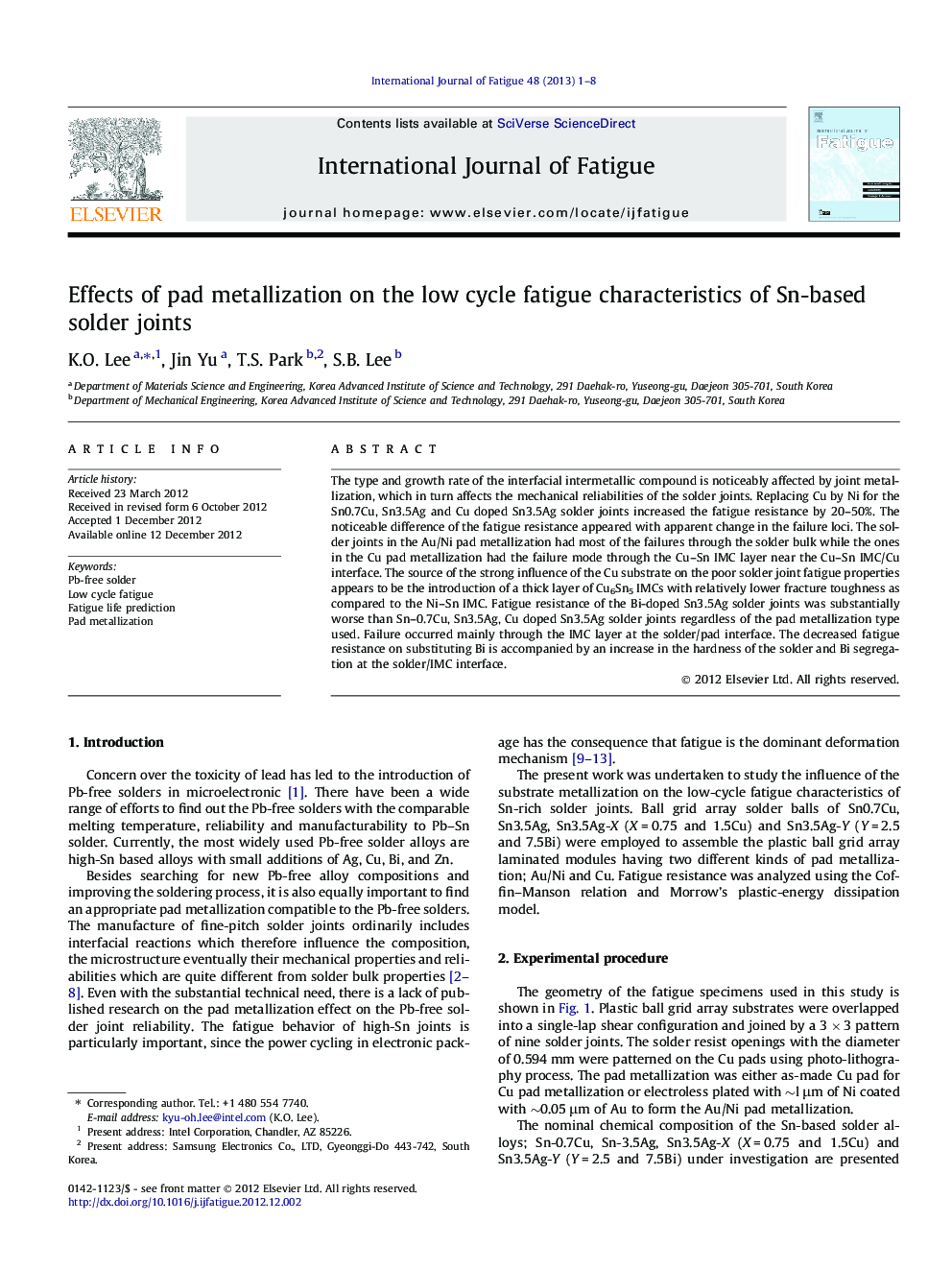 Effects of pad metallization on the low cycle fatigue characteristics of Sn-based solder joints