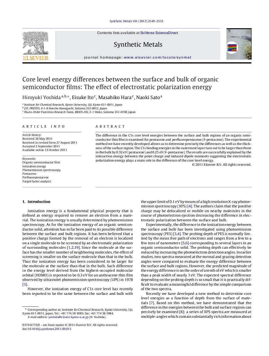 Core level energy differences between the surface and bulk of organic semiconductor films: The effect of electrostatic polarization energy