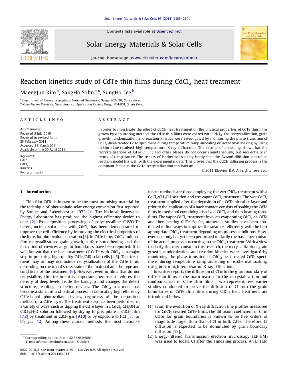 Reaction kinetics study of CdTe thin films during CdCl2 heat treatment