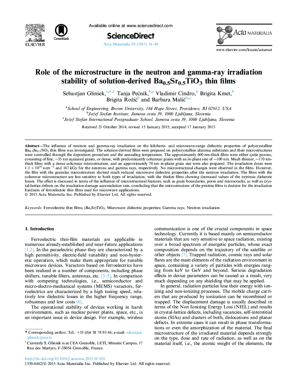 Role of the microstructure in the neutron and gamma-ray irradiation stability of solution-derived Ba0.5Sr0.5TiO3 thin films