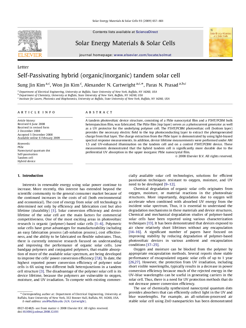 Self-Passivating hybrid (organic/inorganic) tandem solar cell