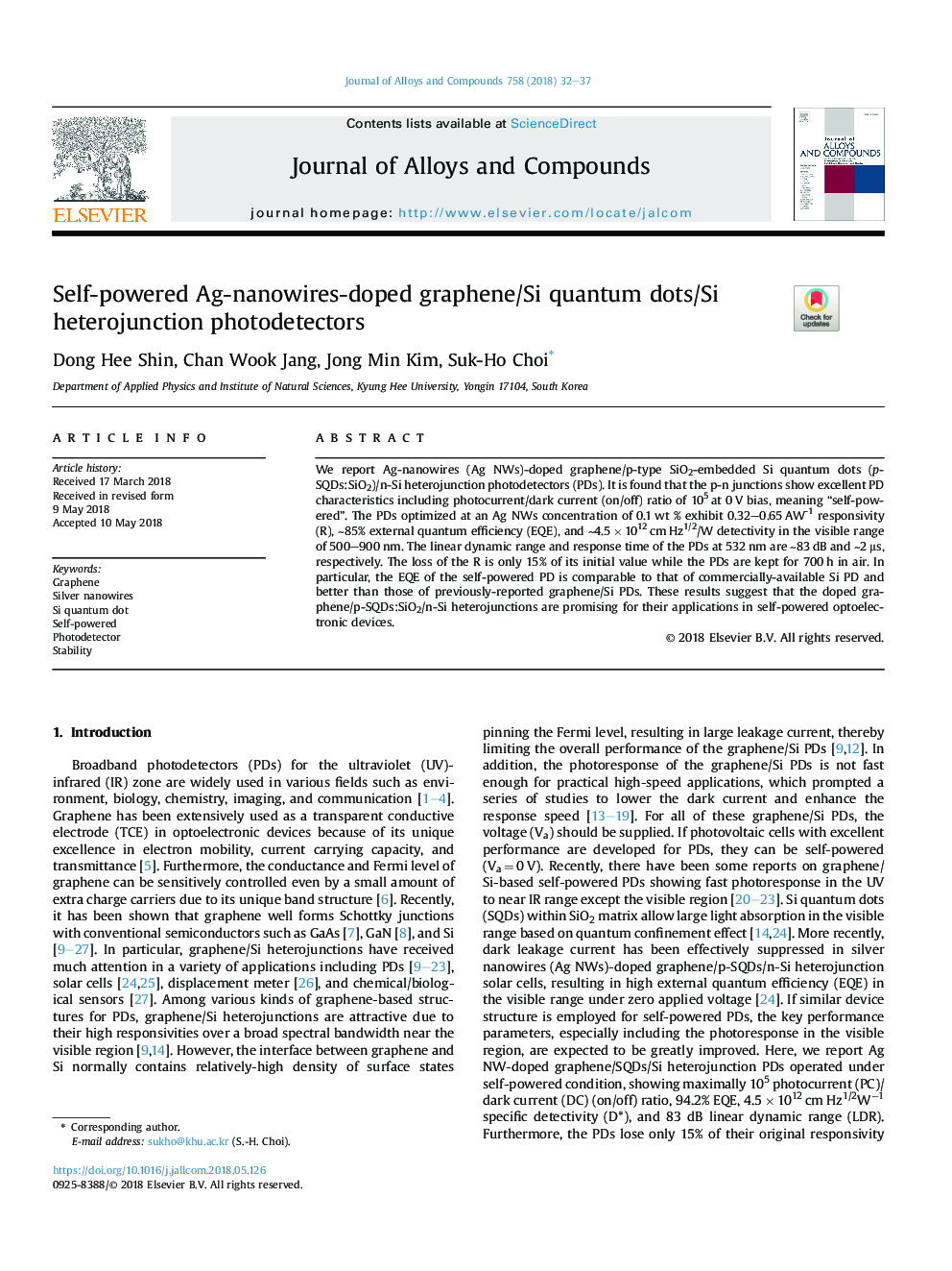 Self-powered Ag-nanowires-doped graphene/Si quantum dots/Si heterojunction photodetectors