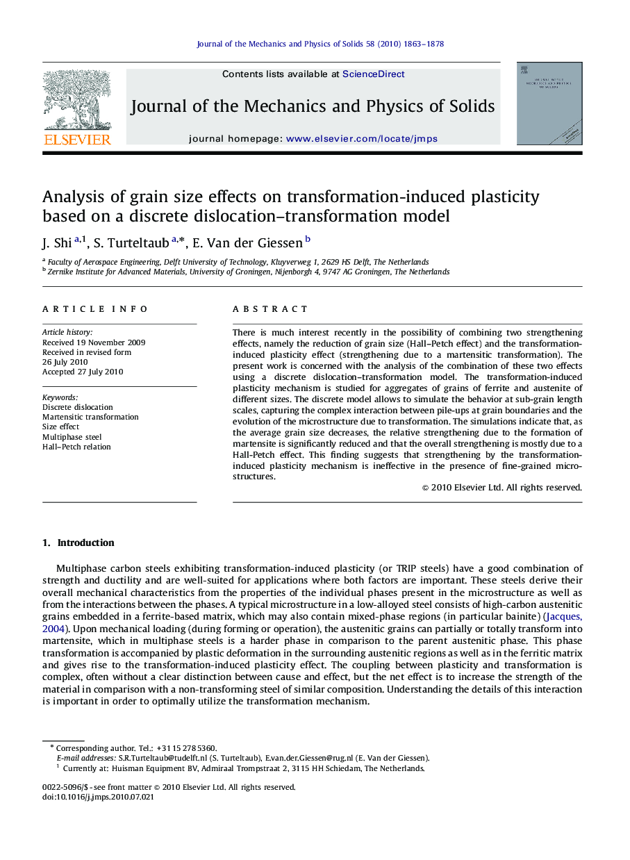 Analysis of grain size effects on transformation-induced plasticity based on a discrete dislocation–transformation model