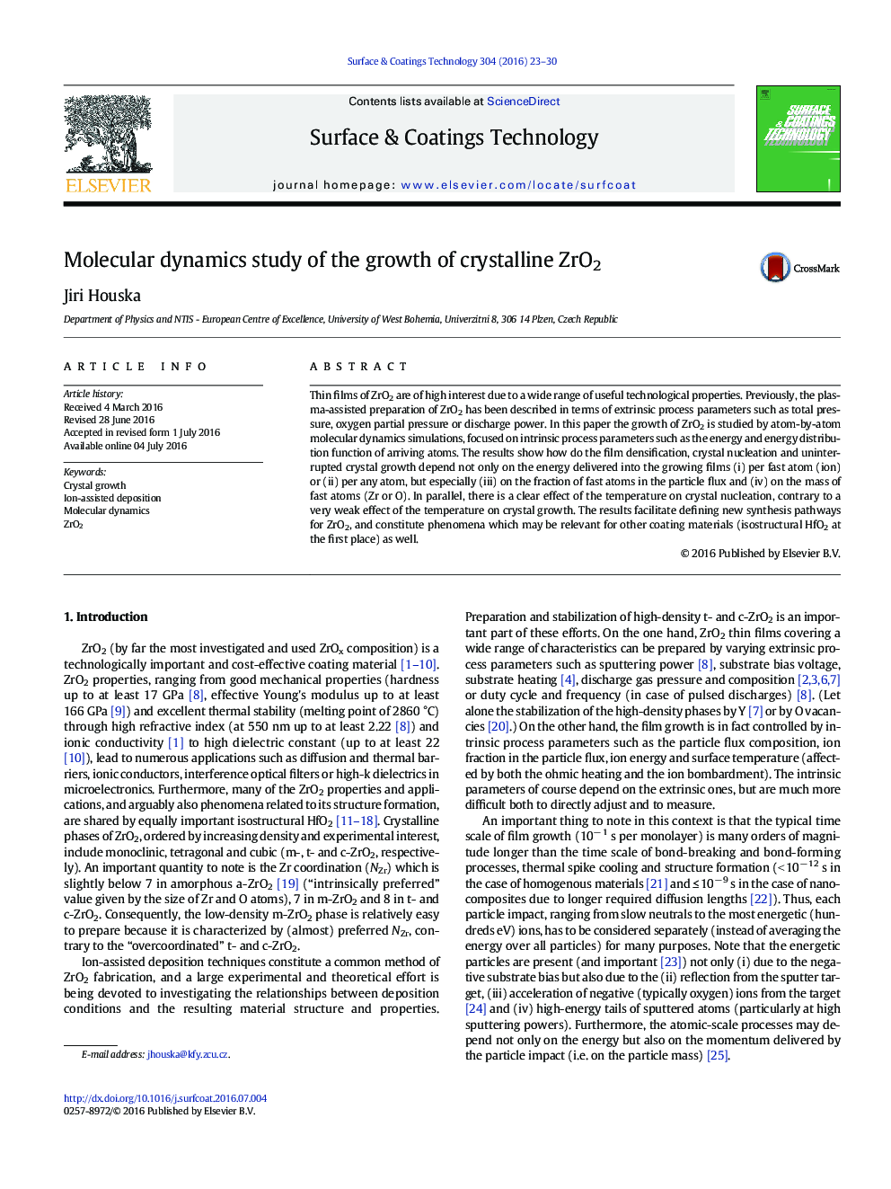 Molecular dynamics study of the growth of crystalline ZrO2