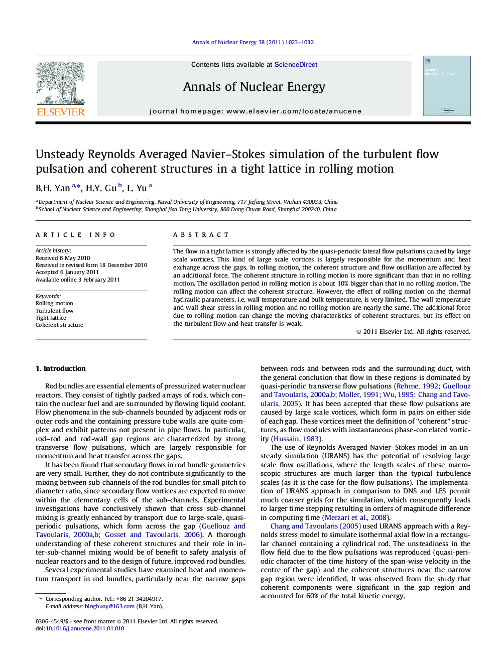 Unsteady Reynolds Averaged Navier-Stokes simulation of the turbulent flow pulsation and coherent structures in a tight lattice in rolling motion