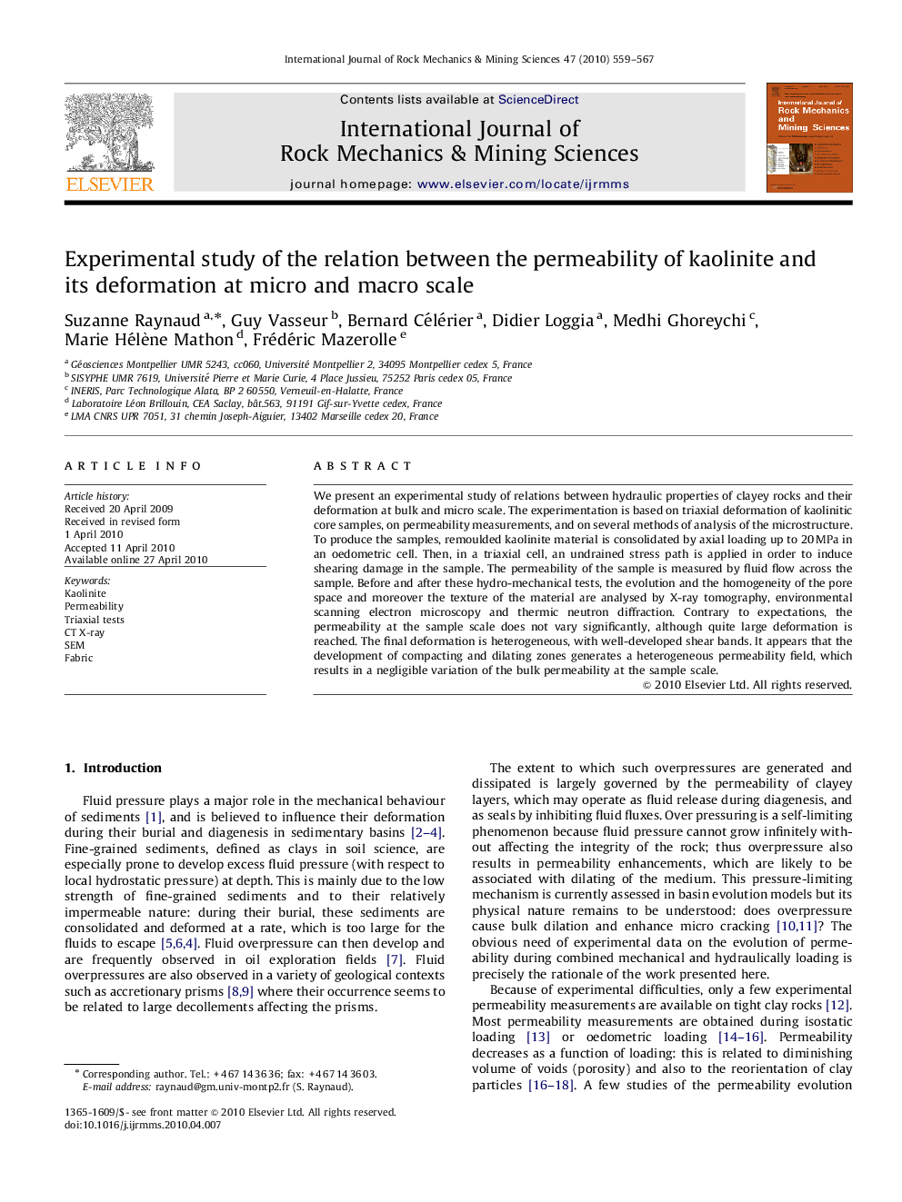 Experimental study of the relation between the permeability of kaolinite and its deformation at micro and macro scale