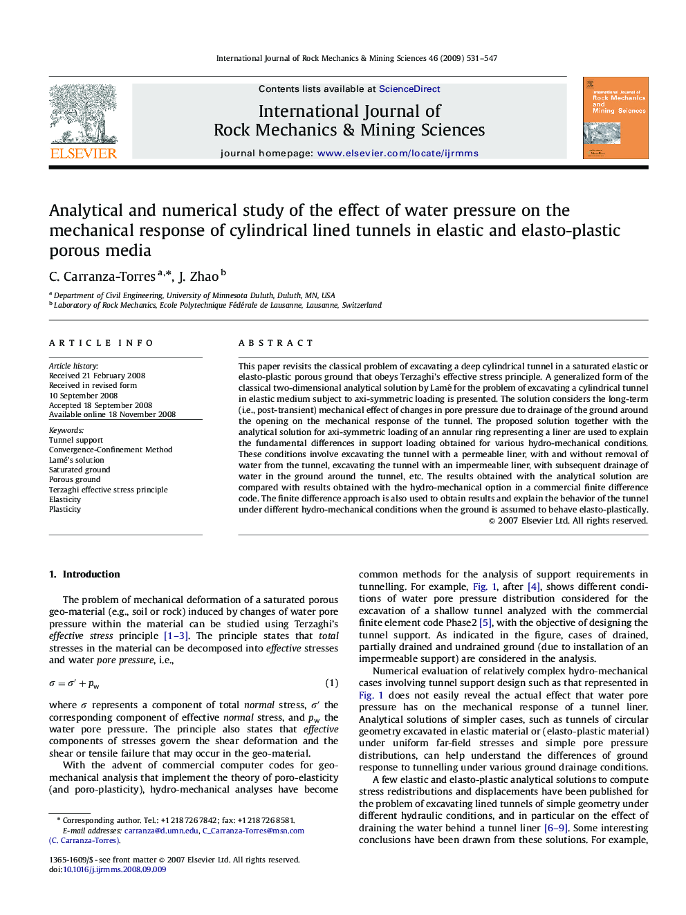 Analytical and numerical study of the effect of water pressure on the mechanical response of cylindrical lined tunnels in elastic and elasto-plastic porous media