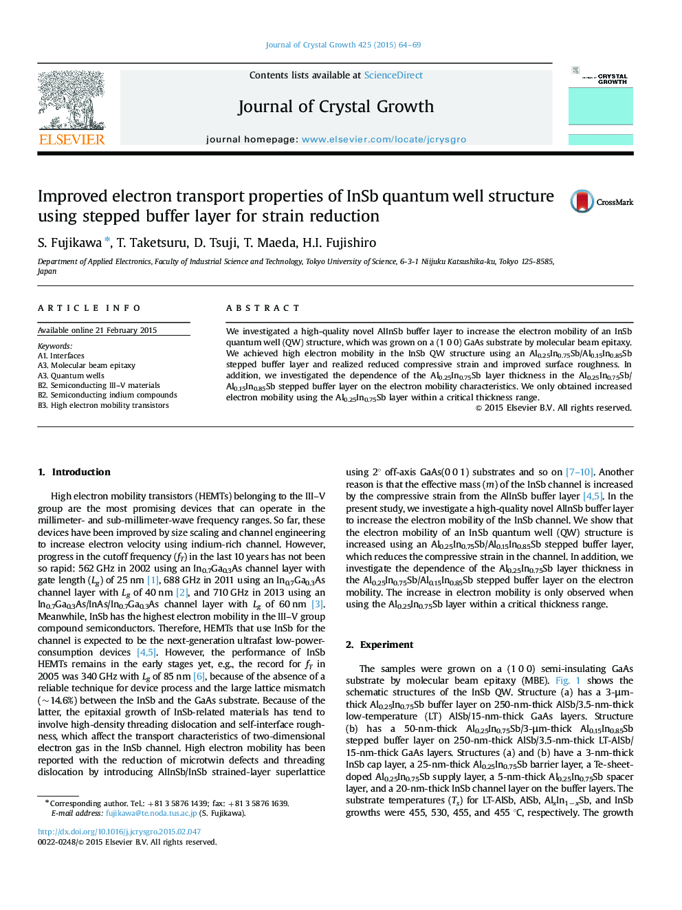 Improved electron transport properties of InSb quantum well structure using stepped buffer layer for strain reduction