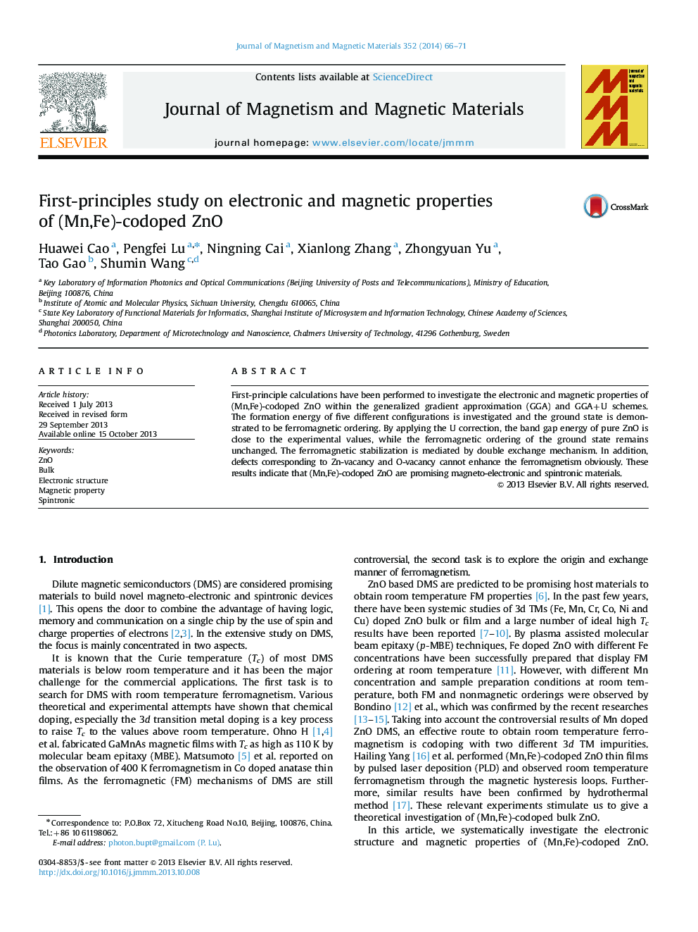 First-principles study on electronic and magnetic properties of (Mn,Fe)-codoped ZnO
