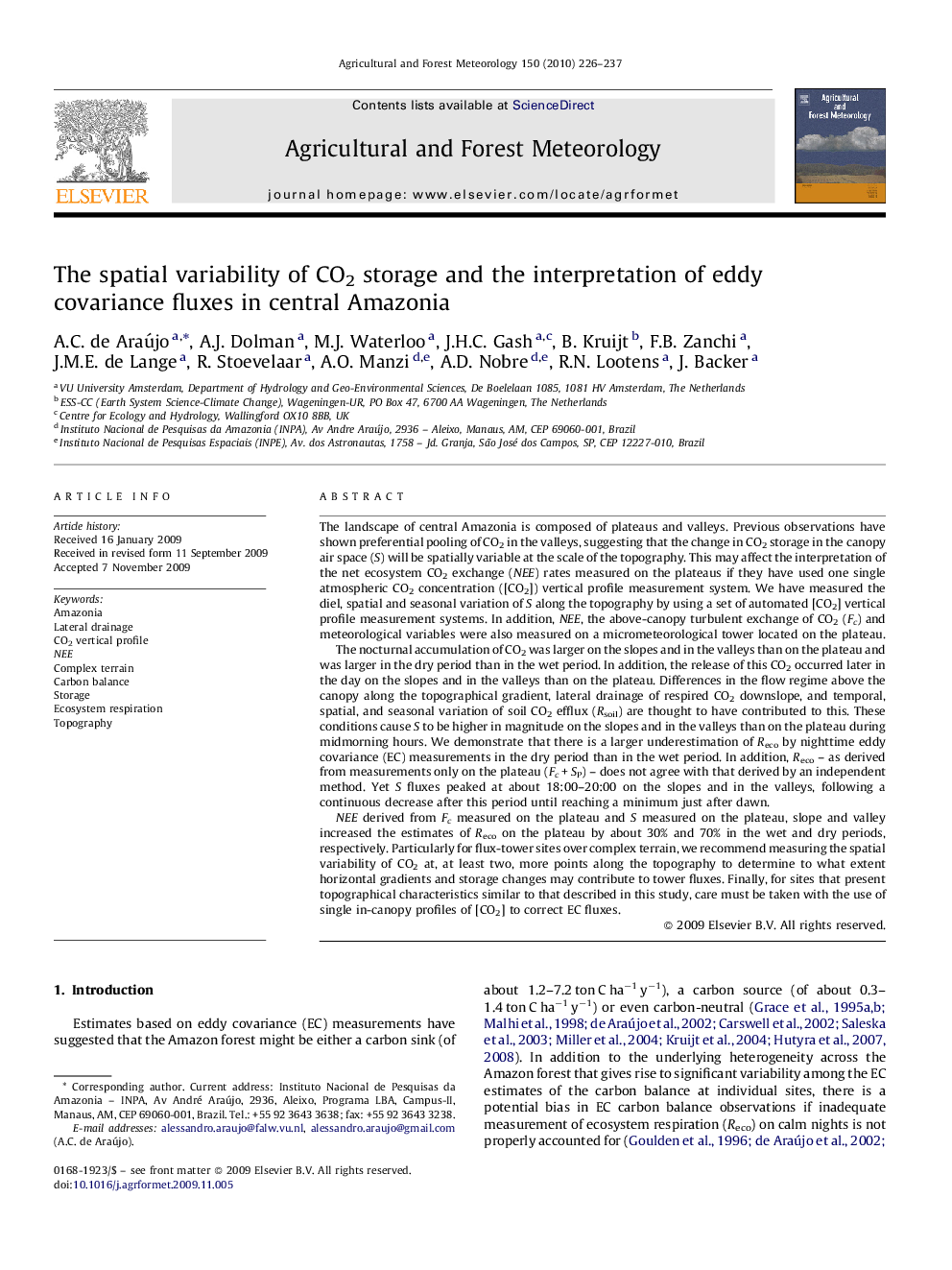 The spatial variability of CO2 storage and the interpretation of eddy covariance fluxes in central Amazonia