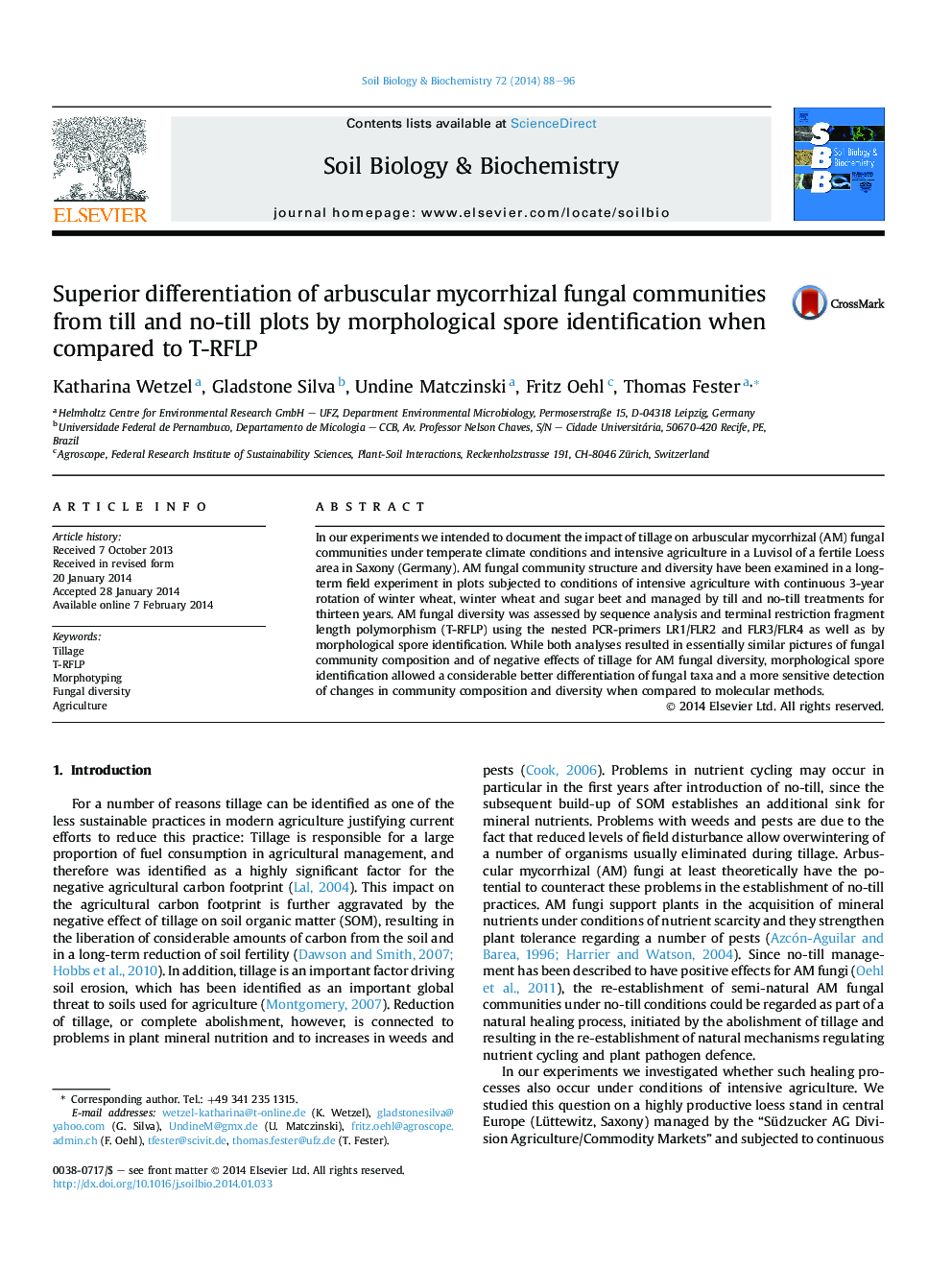 Superior differentiation of arbuscular mycorrhizal fungal communities from till and no-till plots by morphological spore identification when compared to T-RFLP