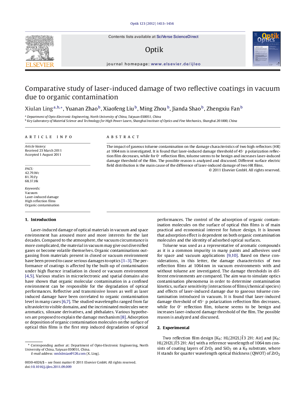 Comparative study of laser-induced damage of two reflective coatings in vacuum due to organic contamination