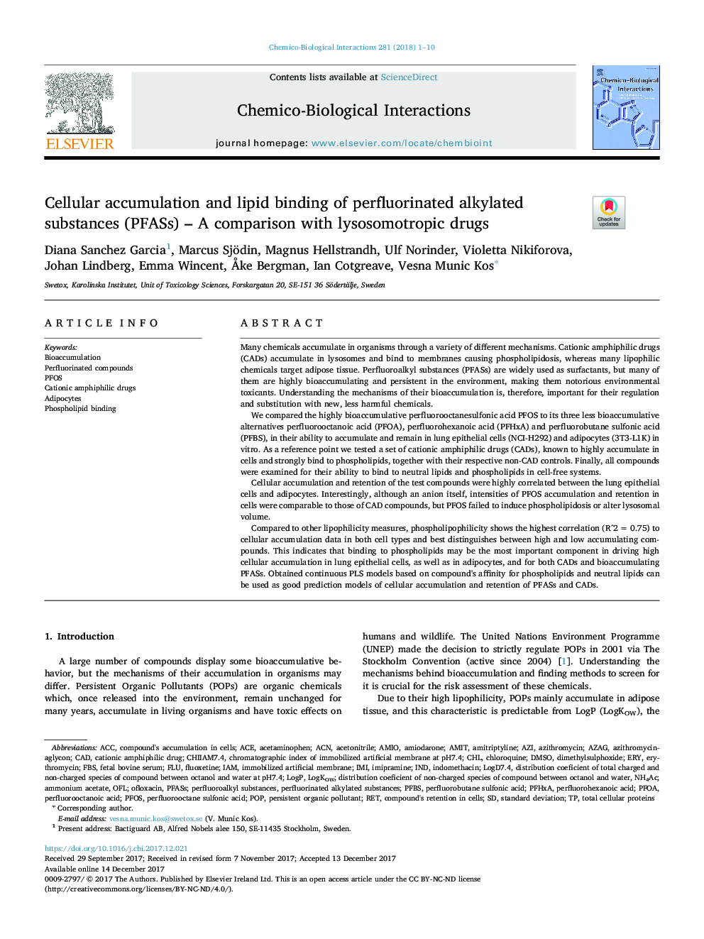 Cellular accumulation and lipid binding of perfluorinated alkylated substances (PFASs) - A comparison with lysosomotropic drugs