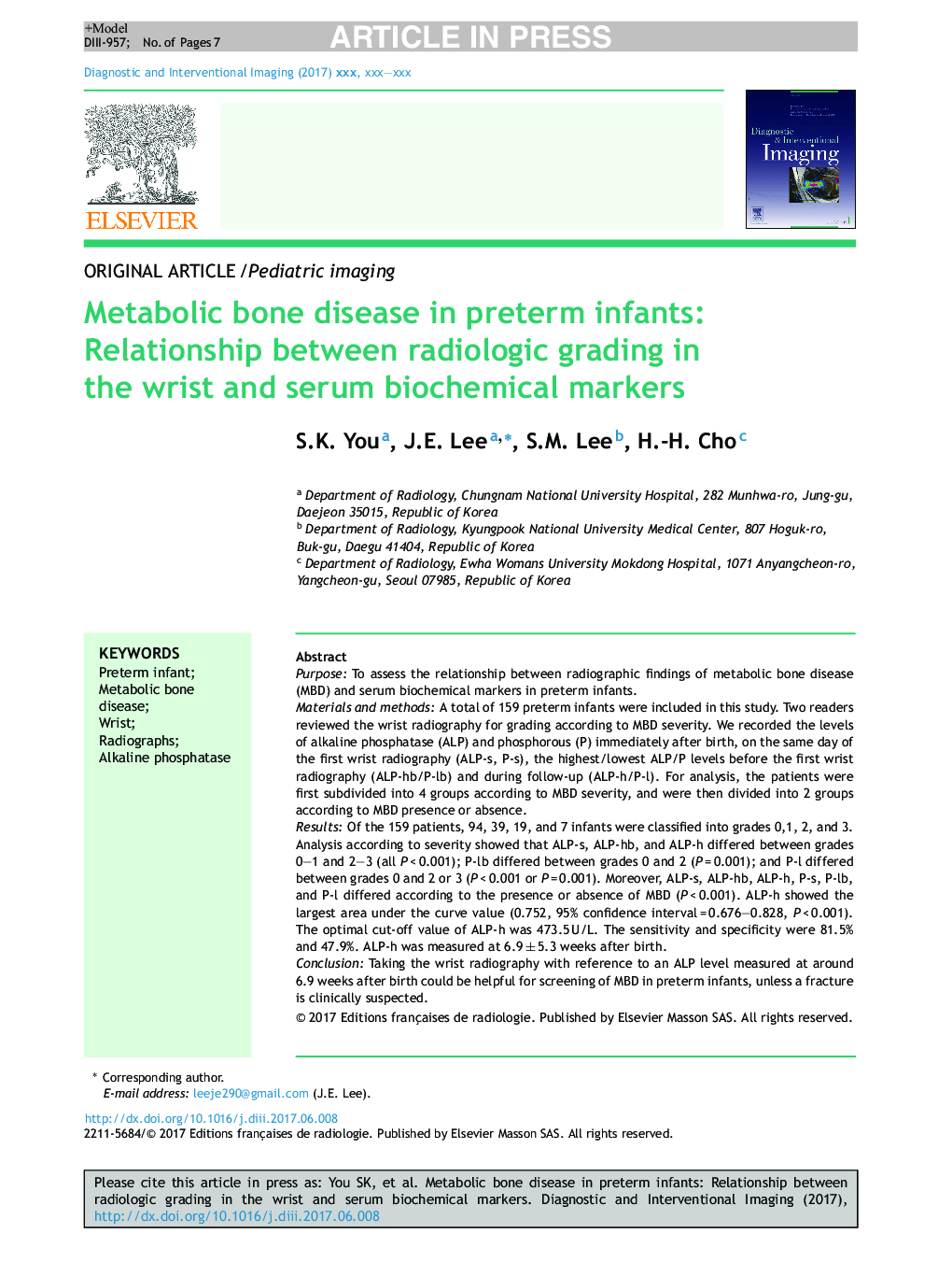 Metabolic bone disease in preterm infants: Relationship between radiologic grading in the wrist and serum biochemical markers