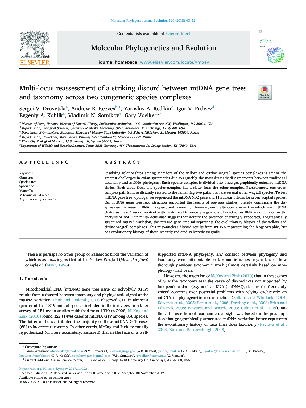 Multi-locus reassessment of a striking discord between mtDNA gene trees and taxonomy across two congeneric species complexes