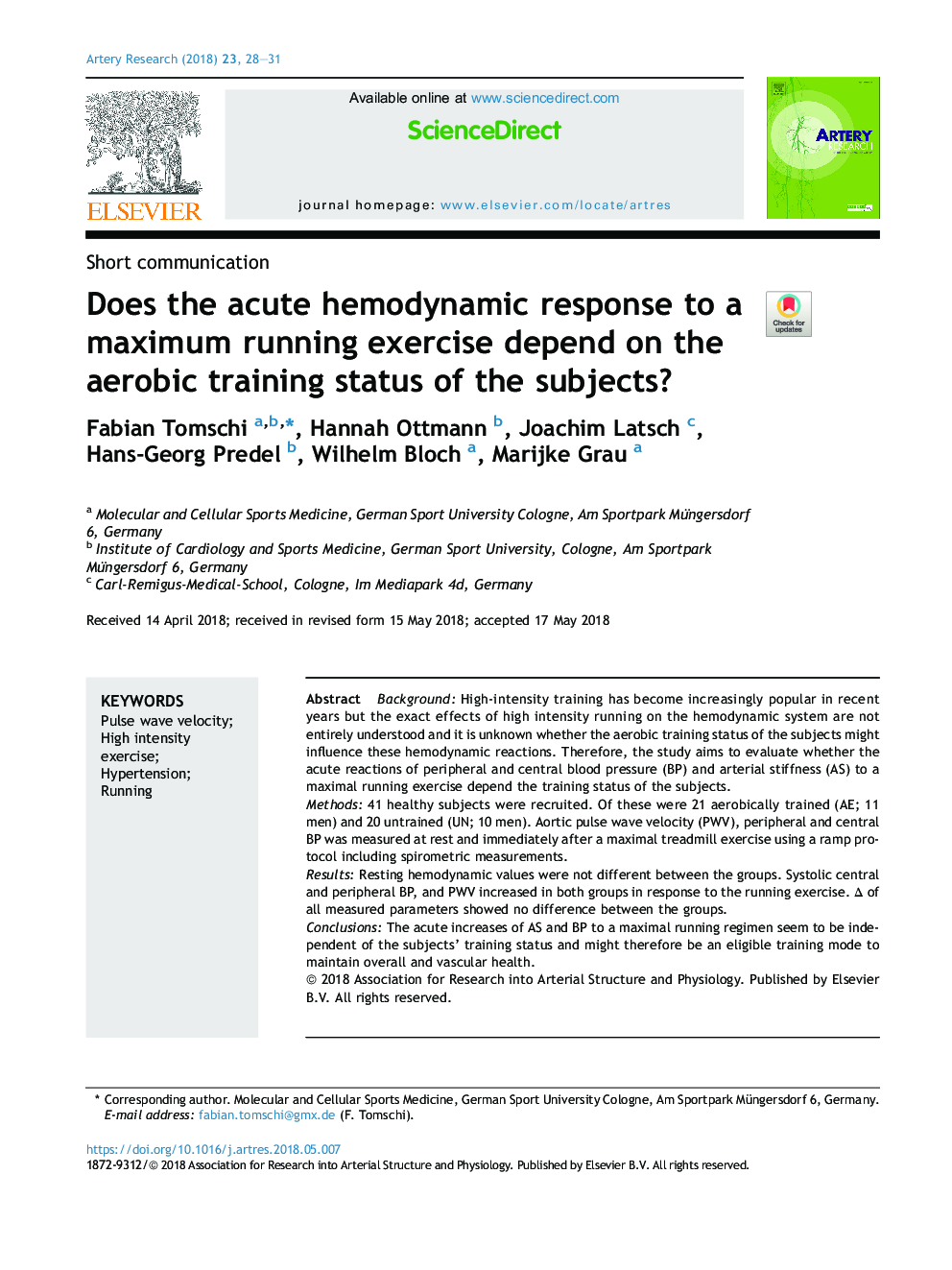 Does the acute hemodynamic response to a maximum running exercise depend on the aerobic training status of the subjects?