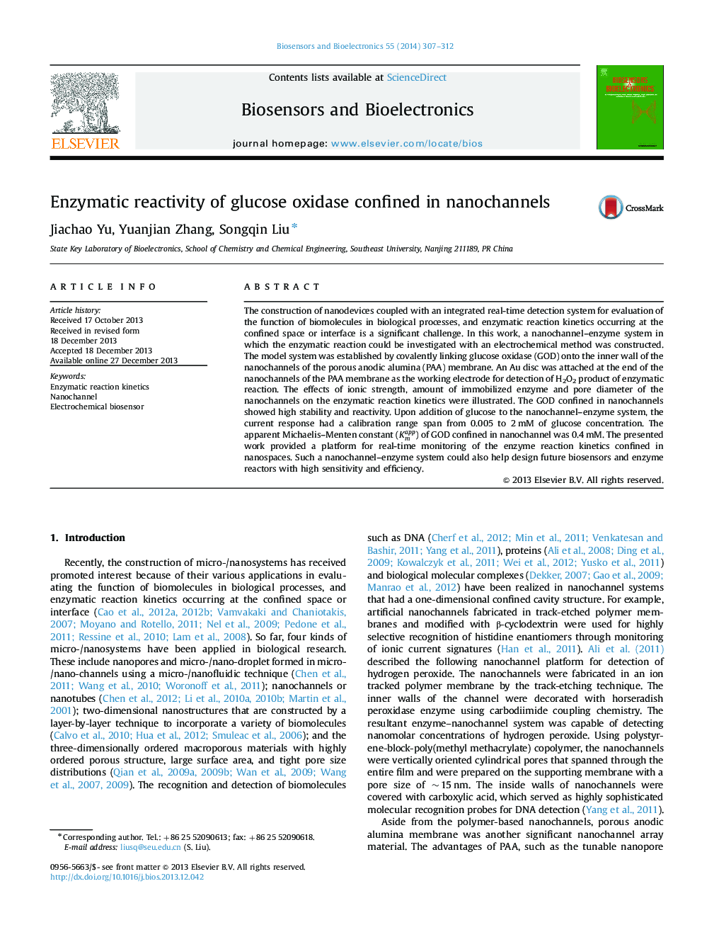 Enzymatic reactivity of glucose oxidase confined in nanochannels