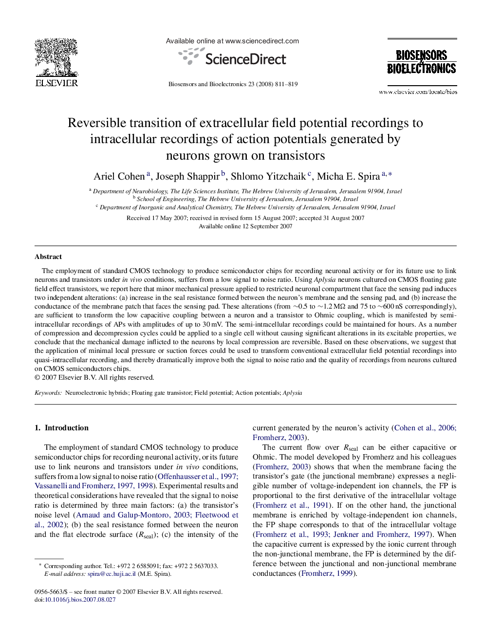 Reversible transition of extracellular field potential recordings to intracellular recordings of action potentials generated by neurons grown on transistors