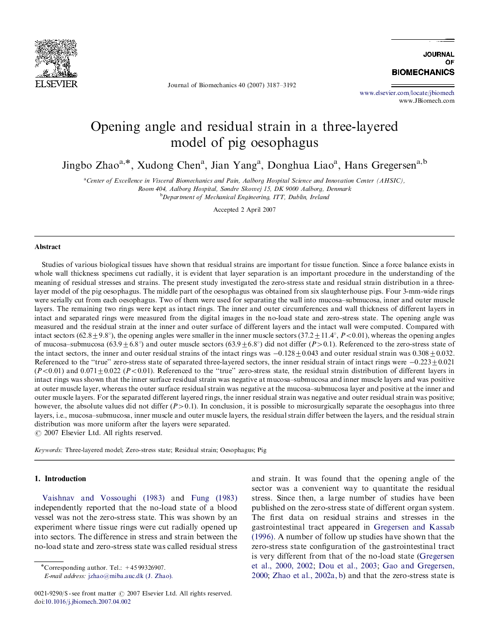 Opening angle and residual strain in a three-layered model of pig oesophagus