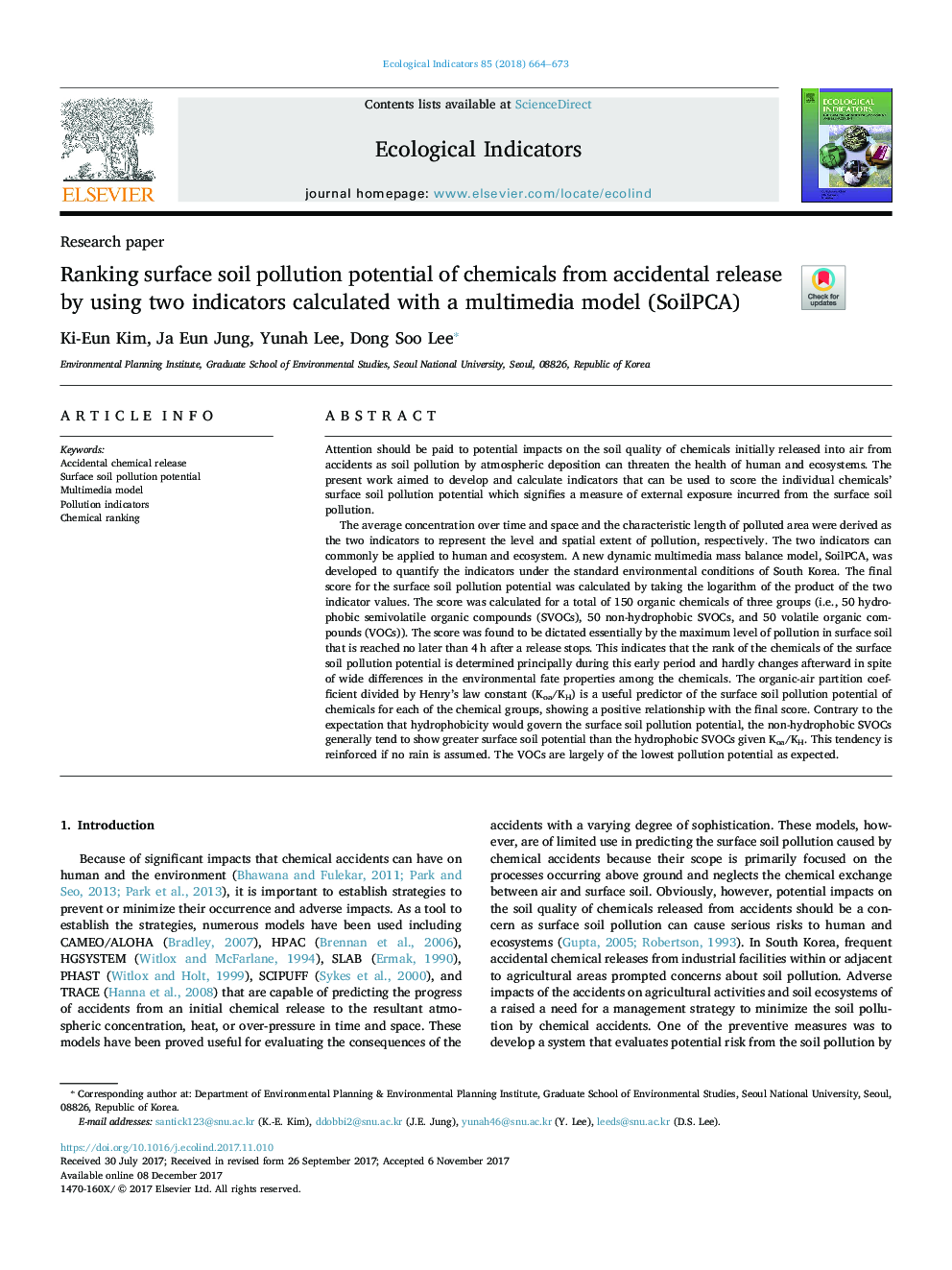 Ranking surface soil pollution potential of chemicals from accidental release by using two indicators calculated with a multimedia model (SoilPCA)