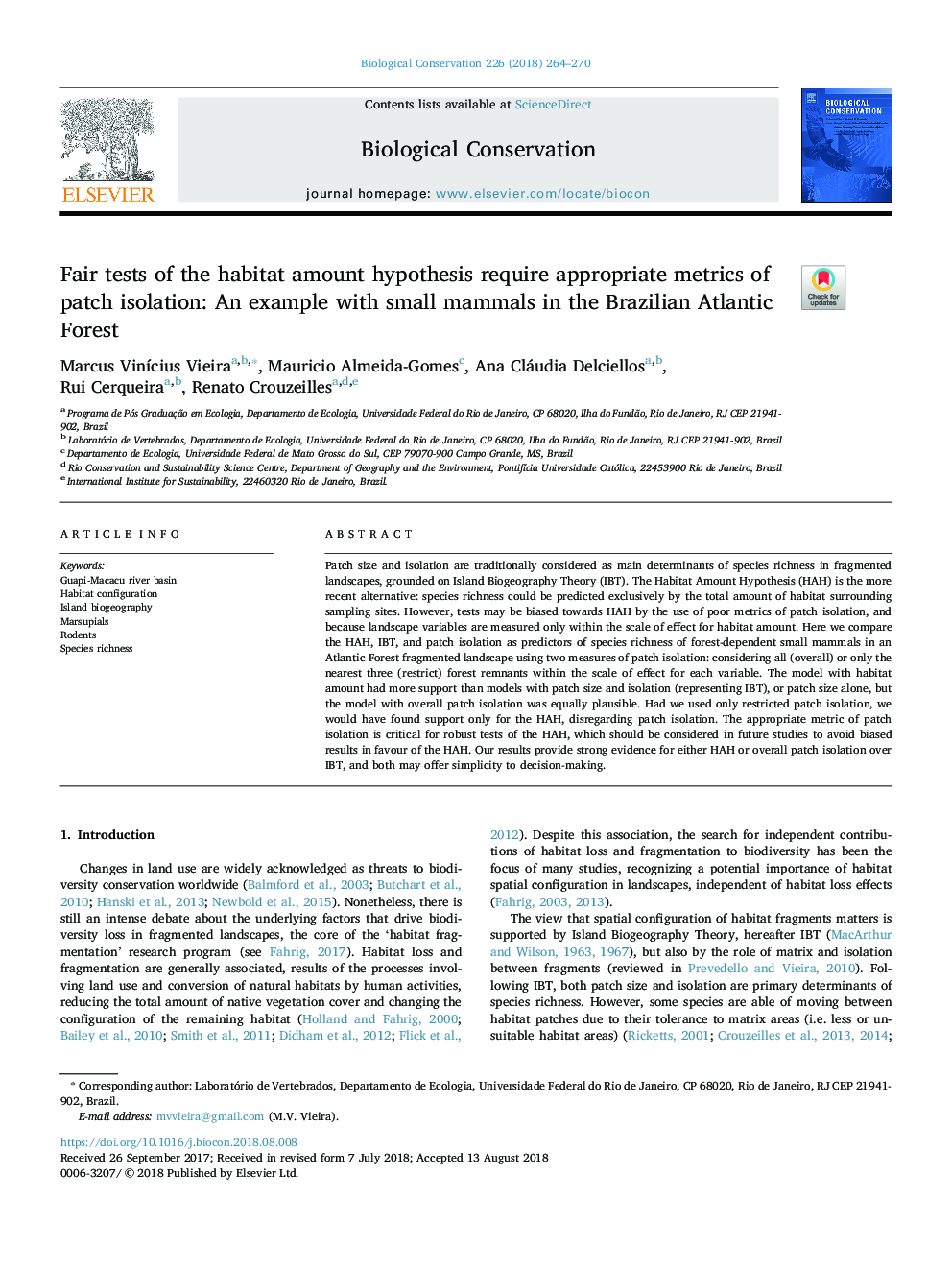 Fair tests of the habitat amount hypothesis require appropriate metrics of patch isolation: An example with small mammals in the Brazilian Atlantic Forest