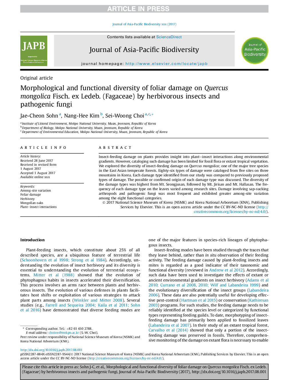 Morphological and functional diversity of foliar damage on Quercus mongolica Fisch. ex Ledeb. (Fagaceae) by herbivorous insects and pathogenic fungi