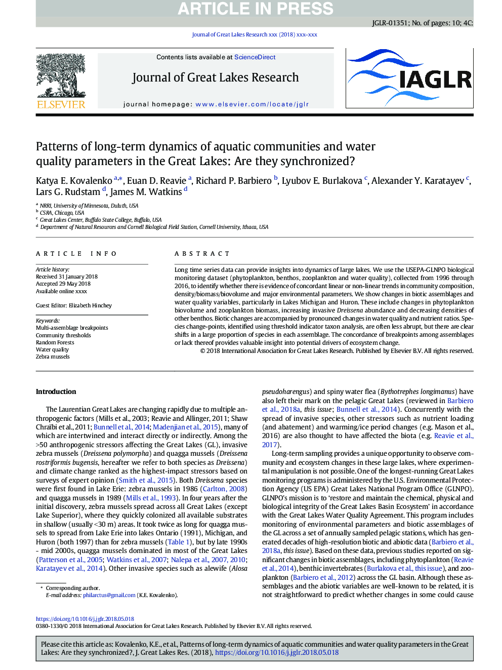 Patterns of long-term dynamics of aquatic communities and water quality parameters in the Great Lakes: Are they synchronized?