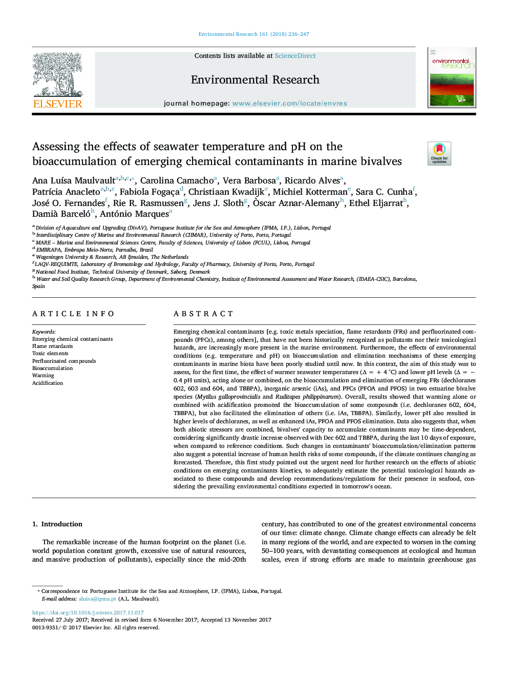 Assessing the effects of seawater temperature and pH on the bioaccumulation of emerging chemical contaminants in marine bivalves