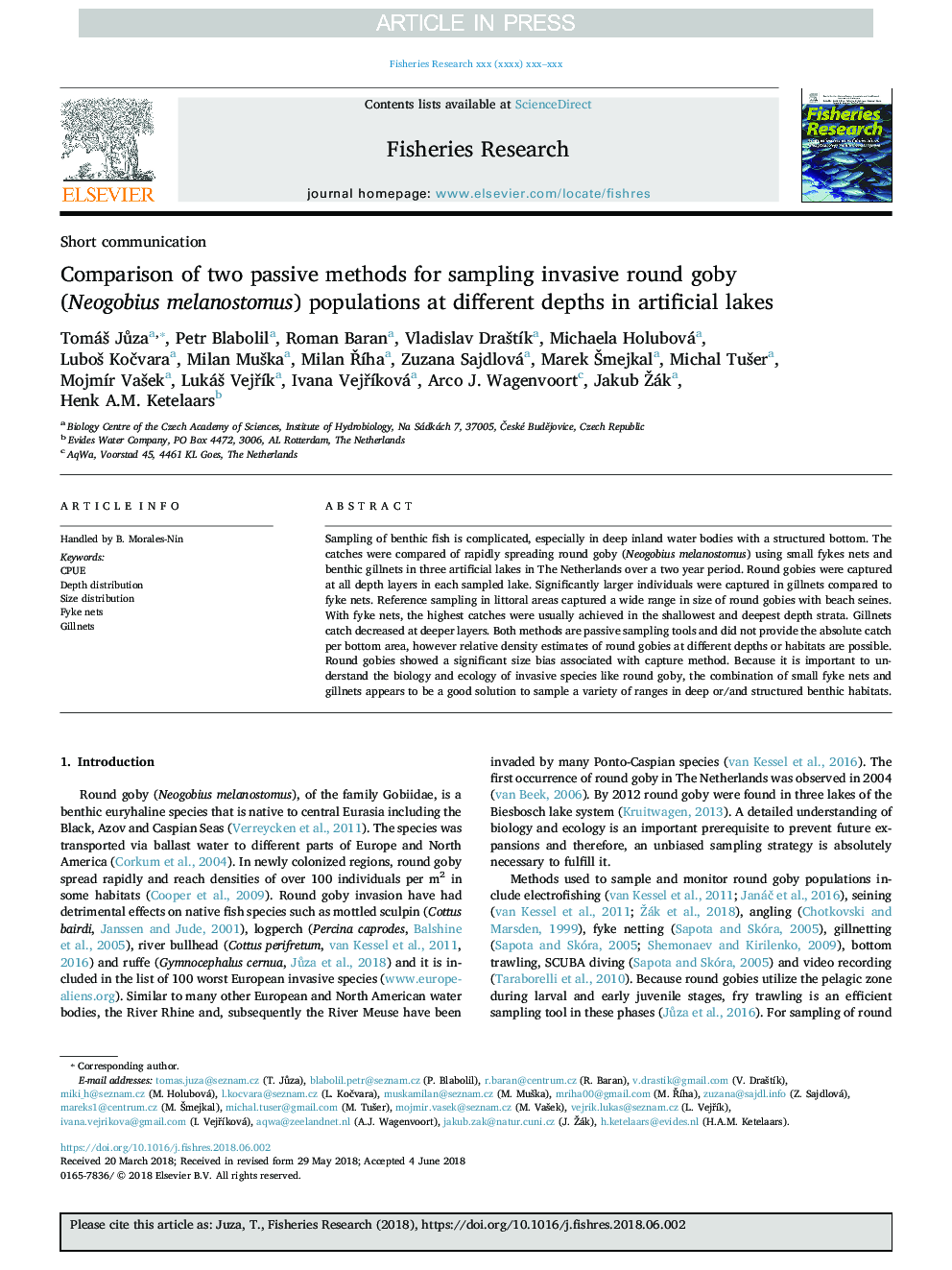 Comparison of two passive methods for sampling invasive round goby (Neogobius melanostomus) populations at different depths in artificial lakes