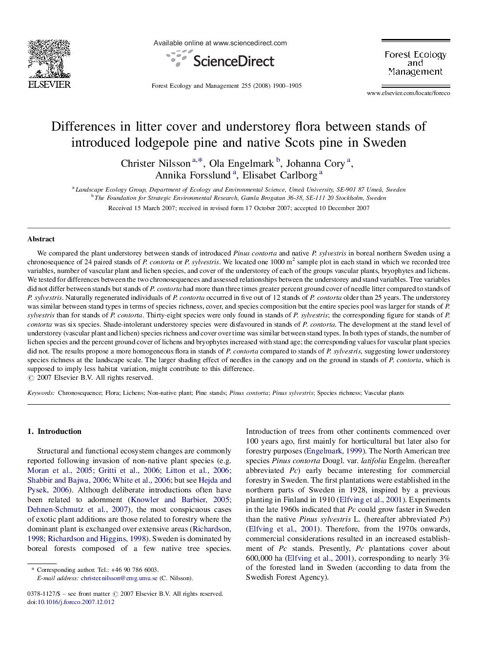 Differences in litter cover and understorey flora between stands of introduced lodgepole pine and native Scots pine in Sweden