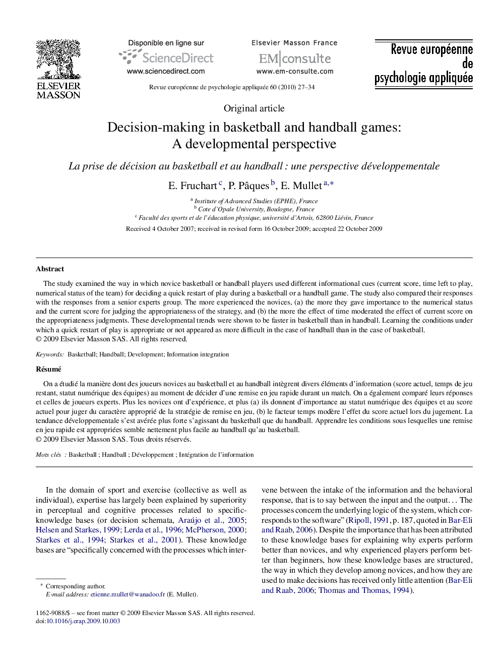 Decision-making in basketball and handball games: A developmental perspective