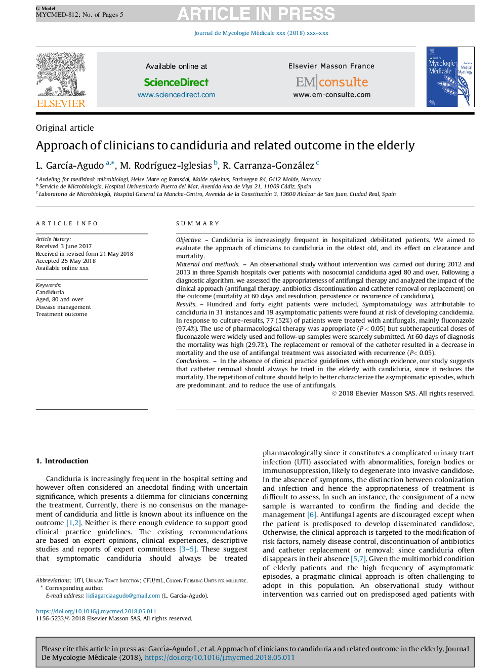 Approach of clinicians to candiduria and related outcome in the elderly