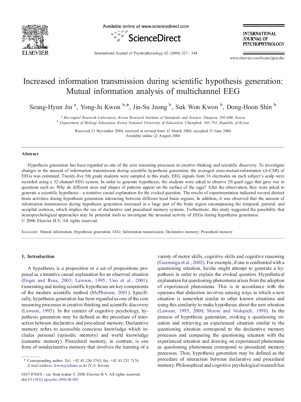 Increased information transmission during scientific hypothesis generation: Mutual information analysis of multichannel EEG