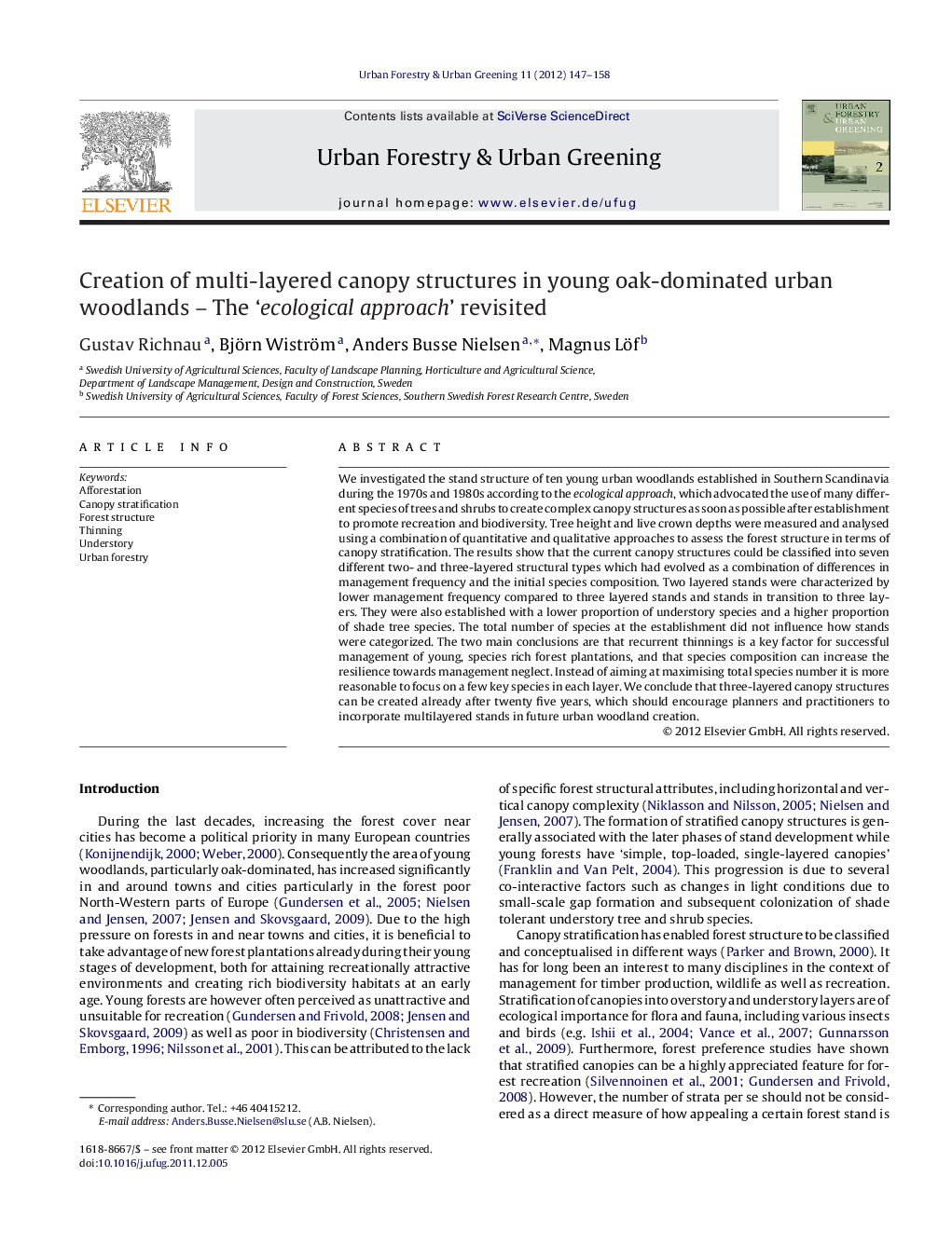 Creation of multi-layered canopy structures in young oak-dominated urban woodlands – The ‘ecological approach’ revisited