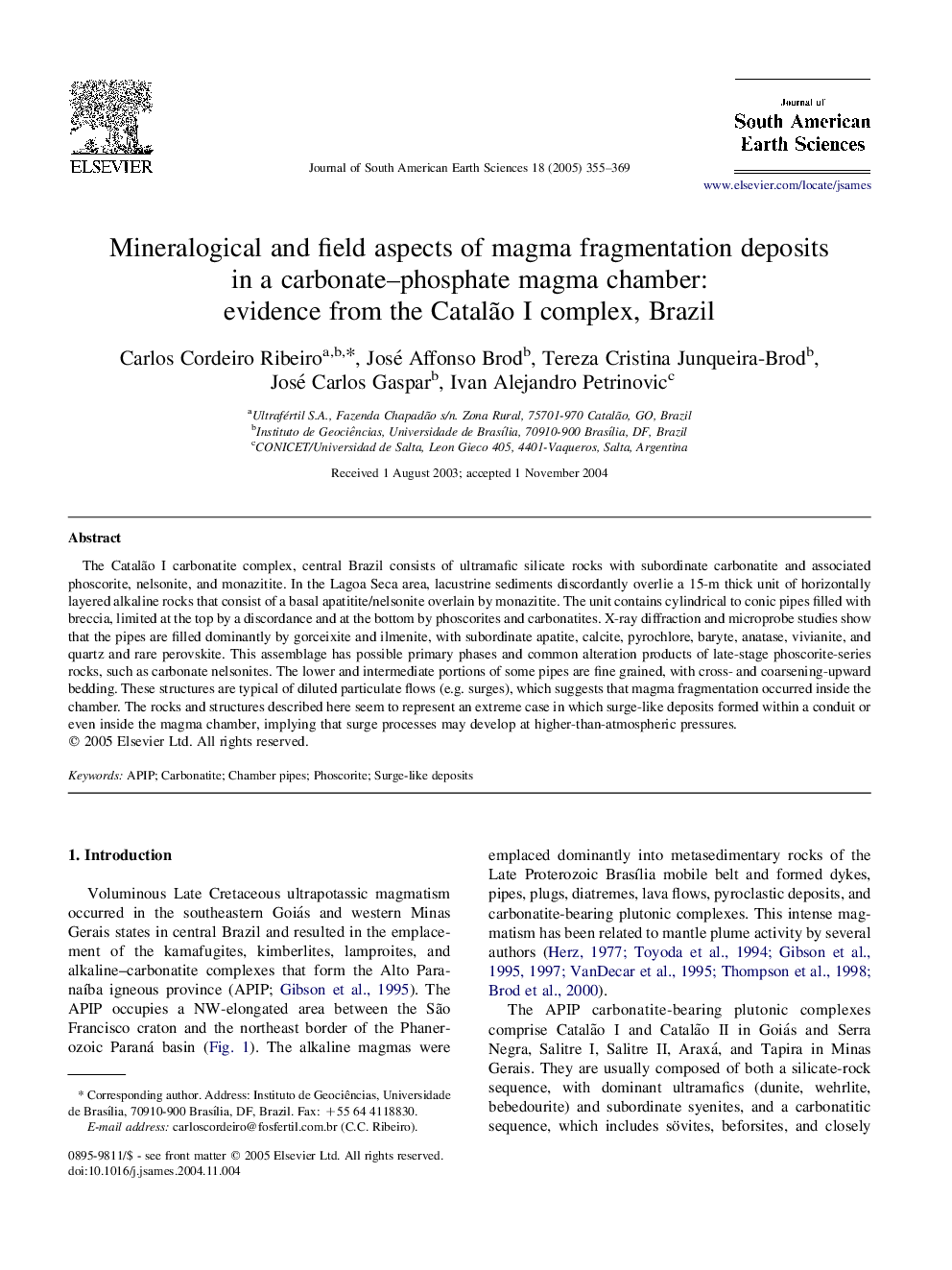 Mineralogical and field aspects of magma fragmentation deposits in a carbonate-phosphate magma chamber: evidence from the CatalÃ£o I complex, Brazil