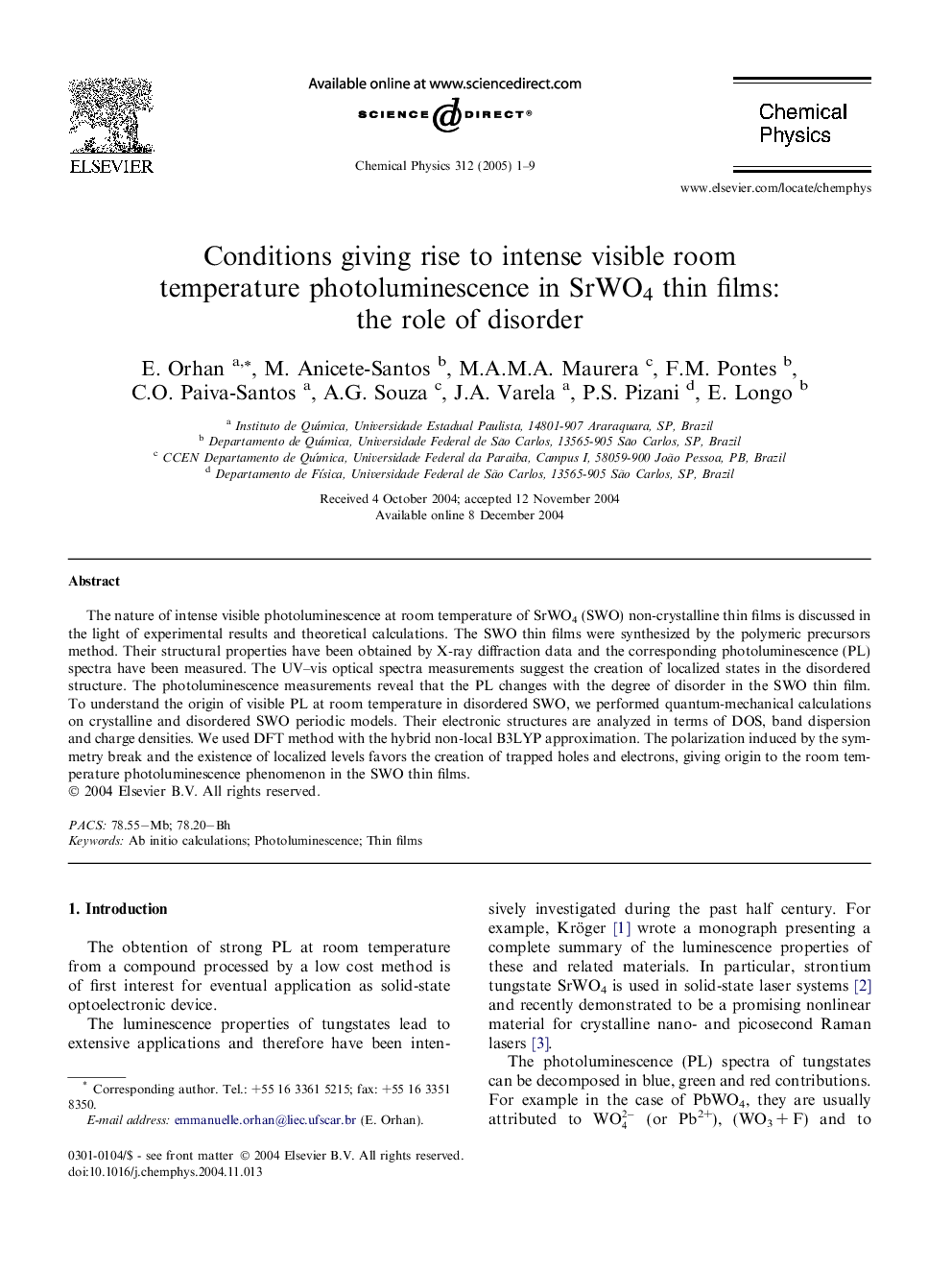 Conditions giving rise to intense visible room temperature photoluminescence in SrWO4 thin films: the role of disorder