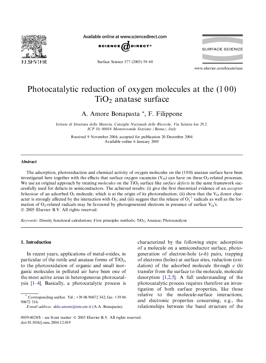 Photocatalytic reduction of oxygen molecules at the (1Â 0Â 0) TiO2 anatase surface