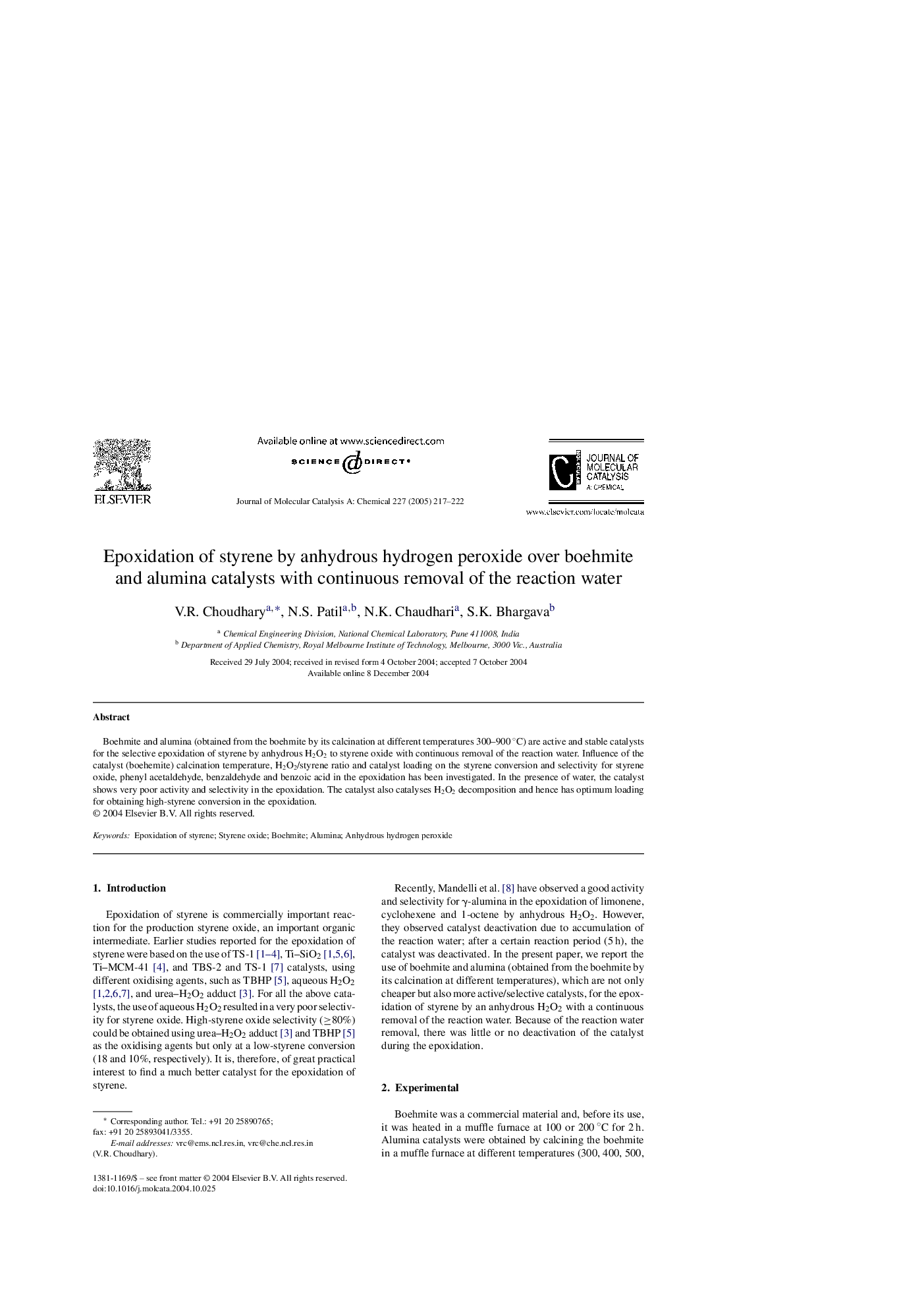 Epoxidation of styrene by anhydrous hydrogen peroxide over boehmite and alumina catalysts with continuous removal of the reaction water